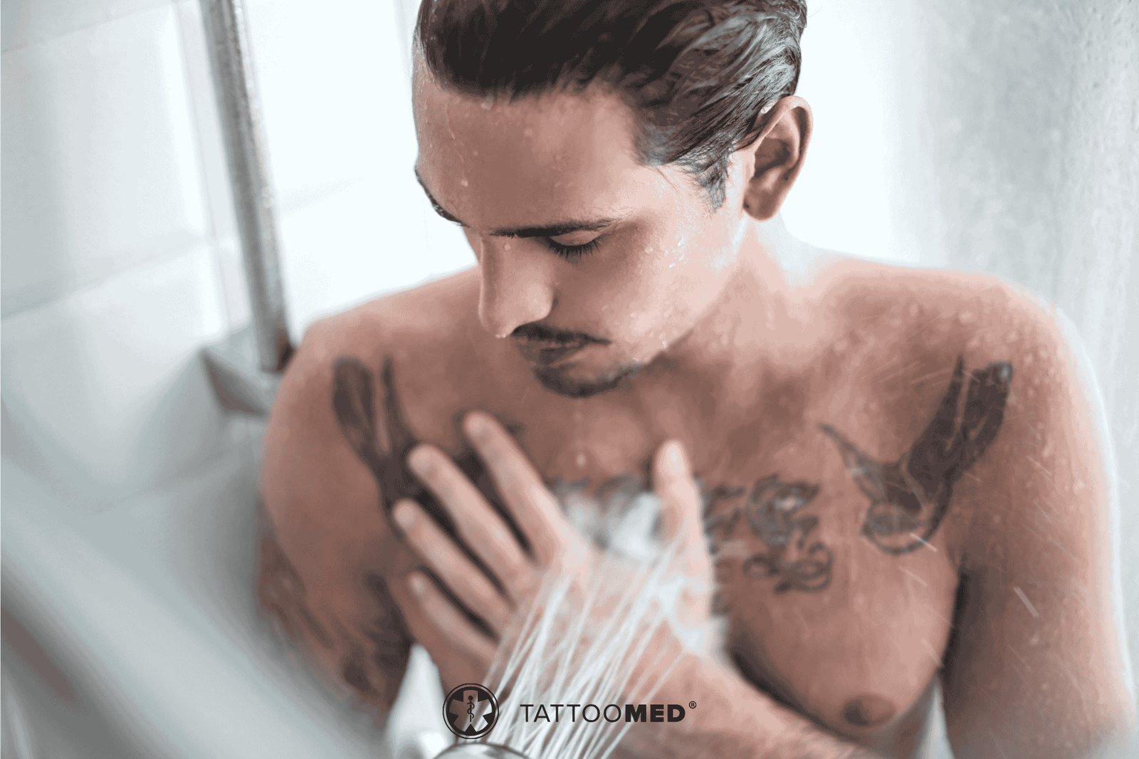 Douchen met je nieuwe tattoo - TattooMed tattoo nazorg